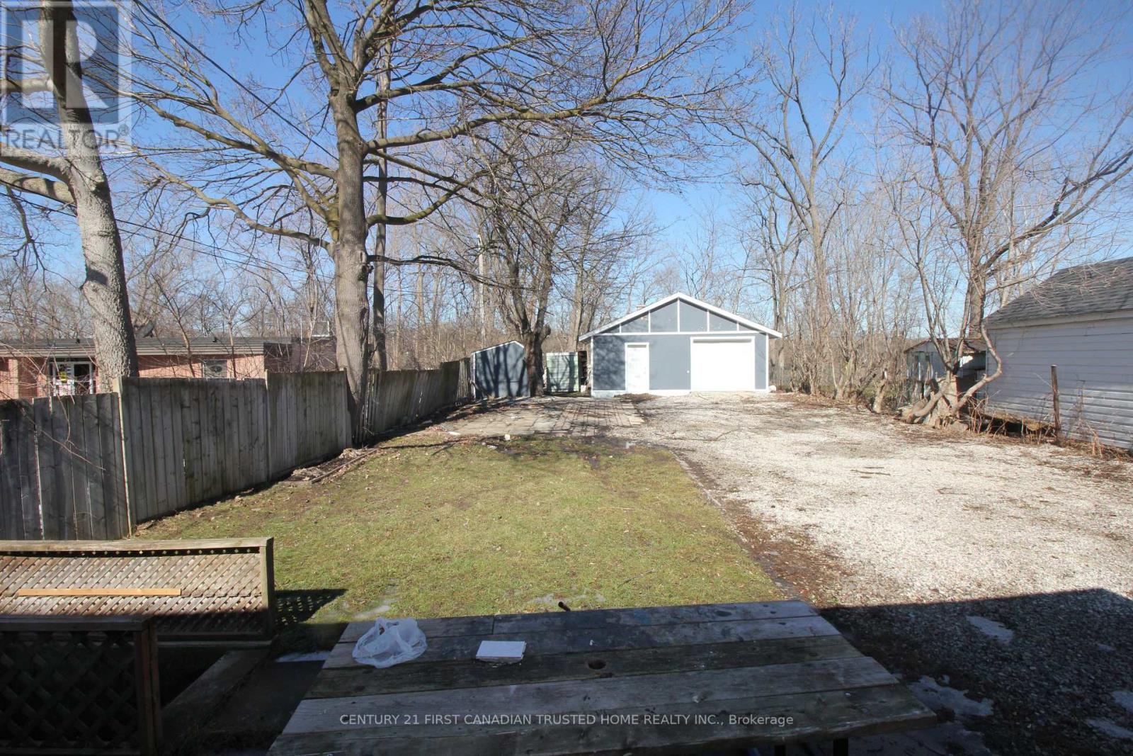 Upper - 12 Weston Street, London South, Ontario  N6C 1R1 - Photo 20 - X13679880