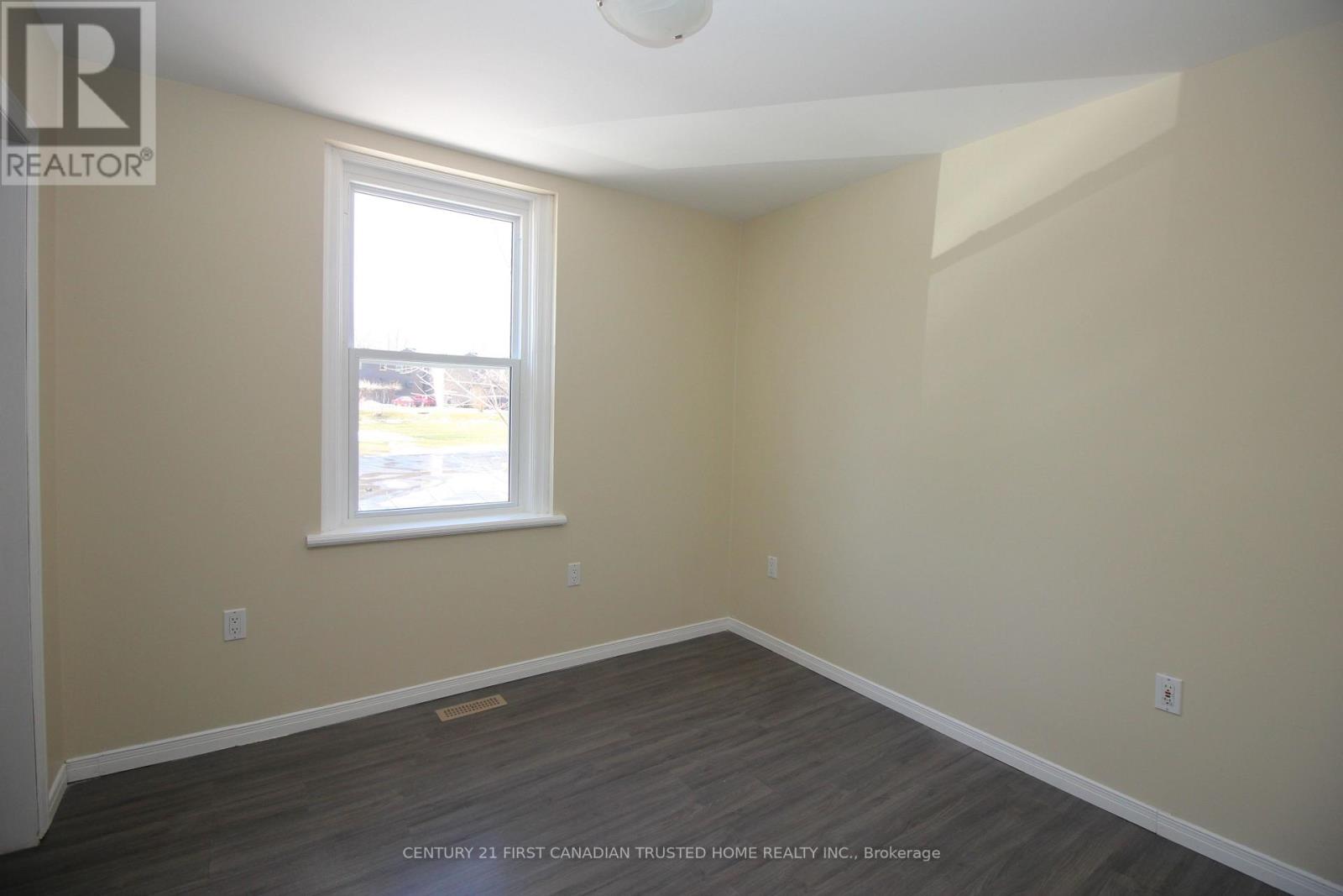 Upper - 12 Weston Street, London South, Ontario  N6C 1R1 - Photo 7 - X13679880