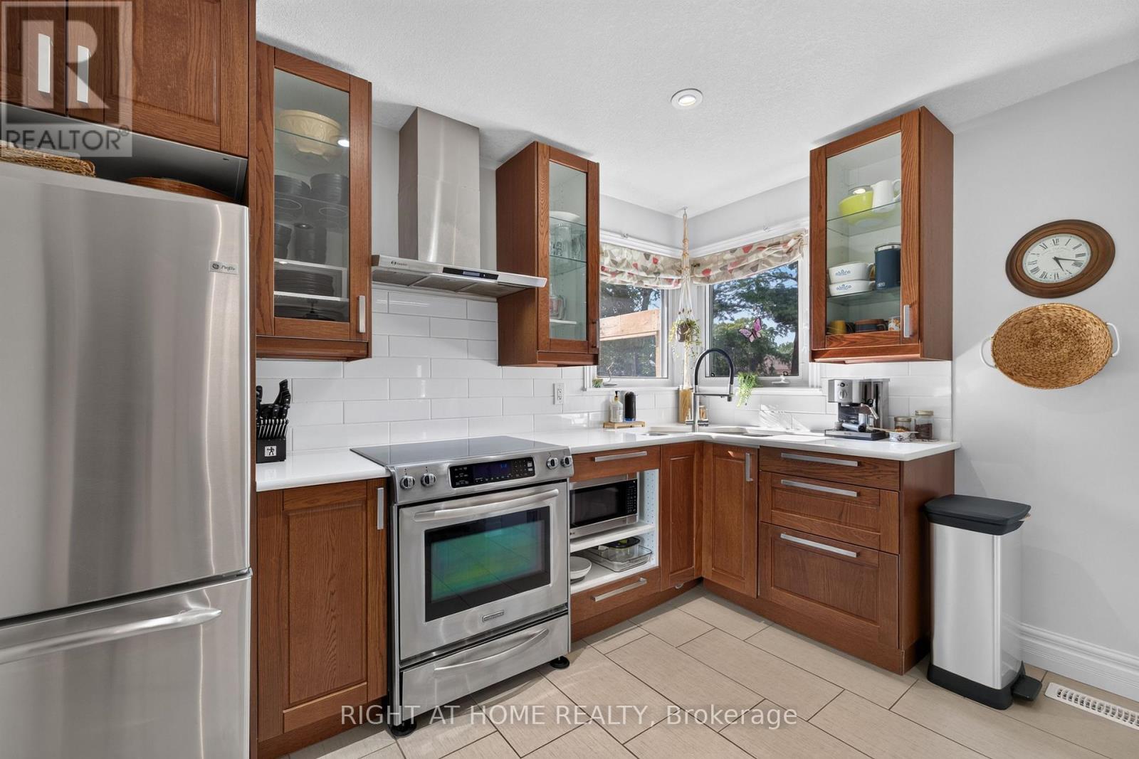 24 Tweedsmuir Avenue, London East, Ontario  N5W 1K5 - Photo 7 - X13679888