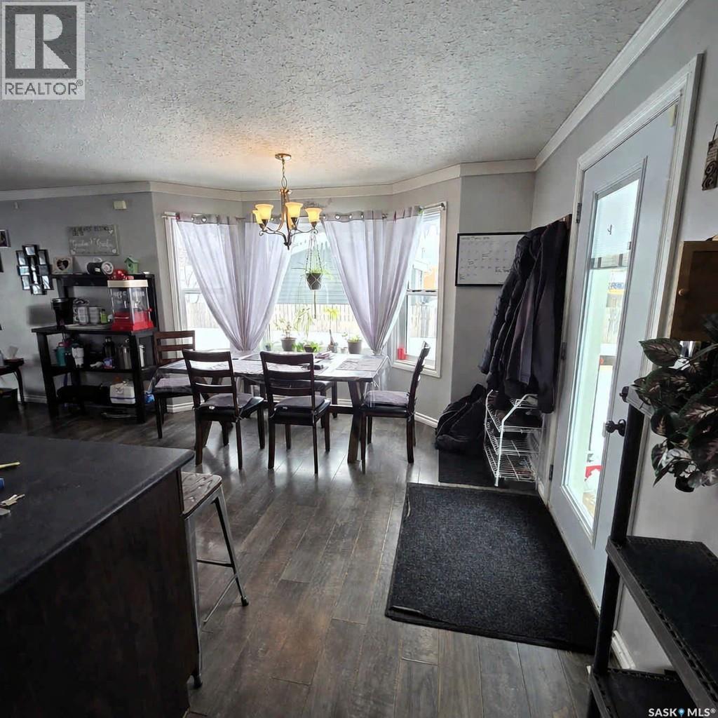 401 6th Avenue W, Nipawin, Saskatchewan  S0E 1E0 - Photo 5 - SK031012