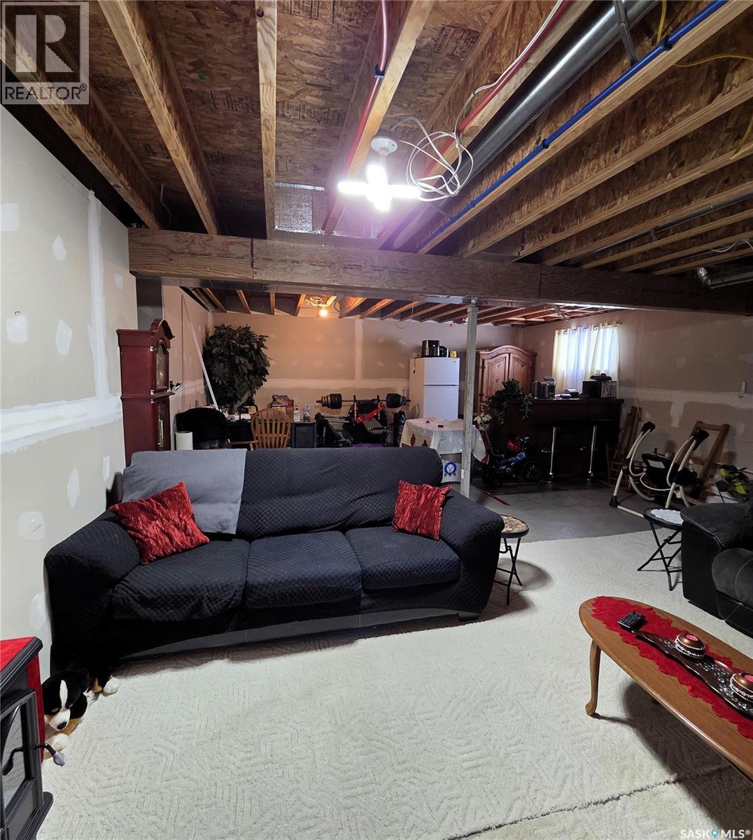 401 6th Avenue W, Nipawin, Saskatchewan  S0E 1E0 - Photo 35 - SK031012