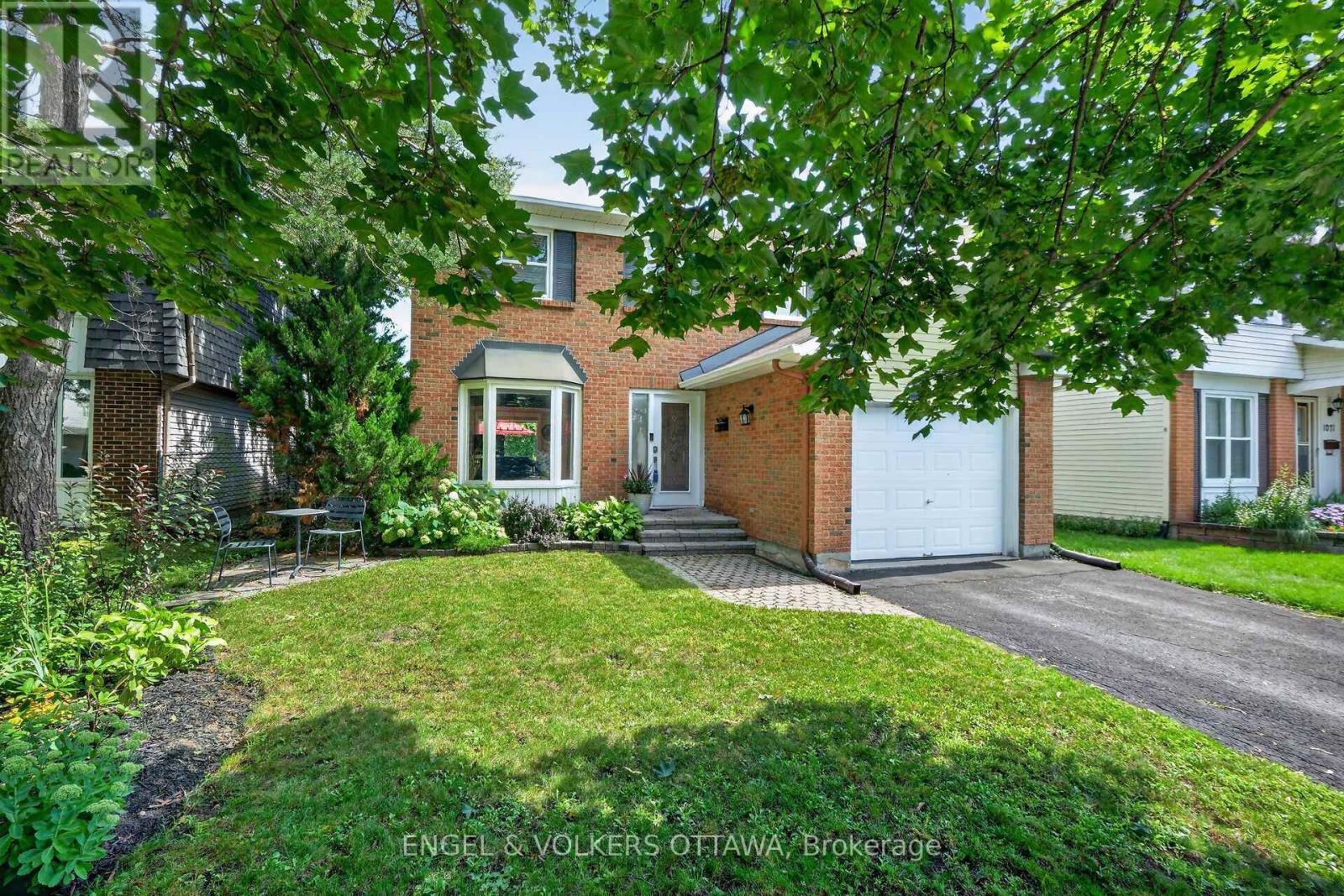 1069 ST GERMAIN CRESCENT, Ottawa, Ontario