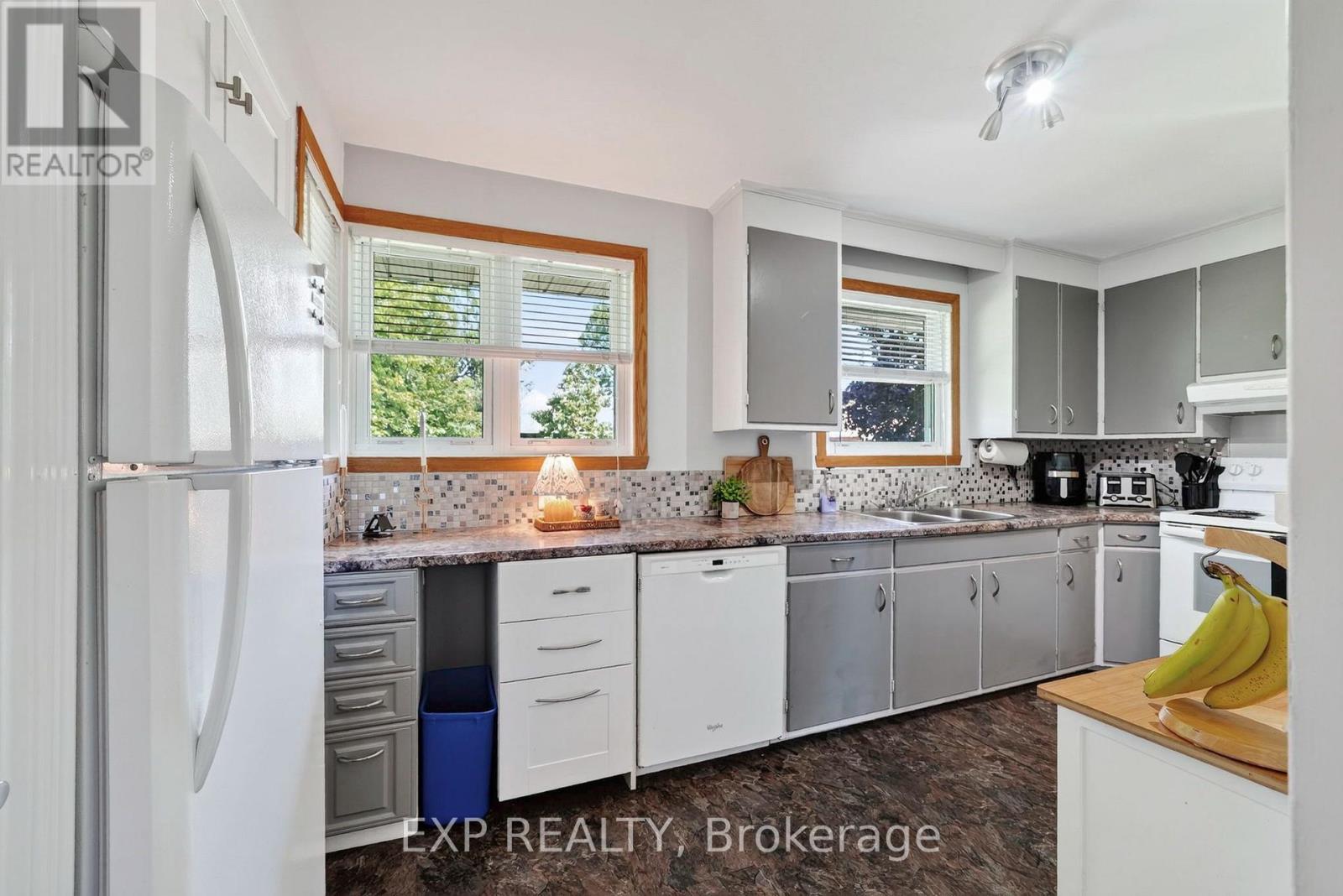 1304 Leonard Avenue, Cornwall, Ontario  K6J 1M6 - Photo 4 - X13679890