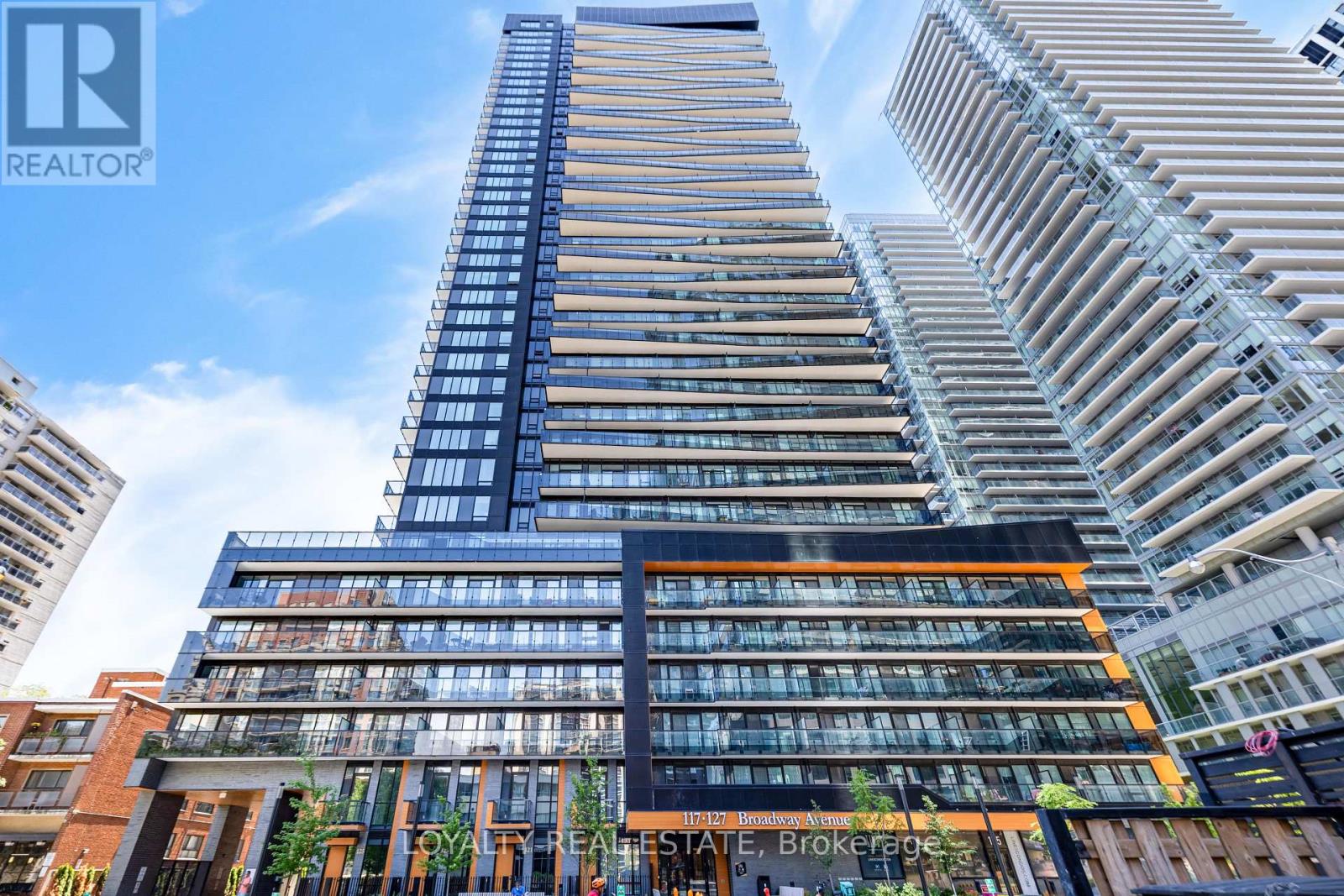 211 - 117 BROADWAY AVENUE, Toronto, Ontario