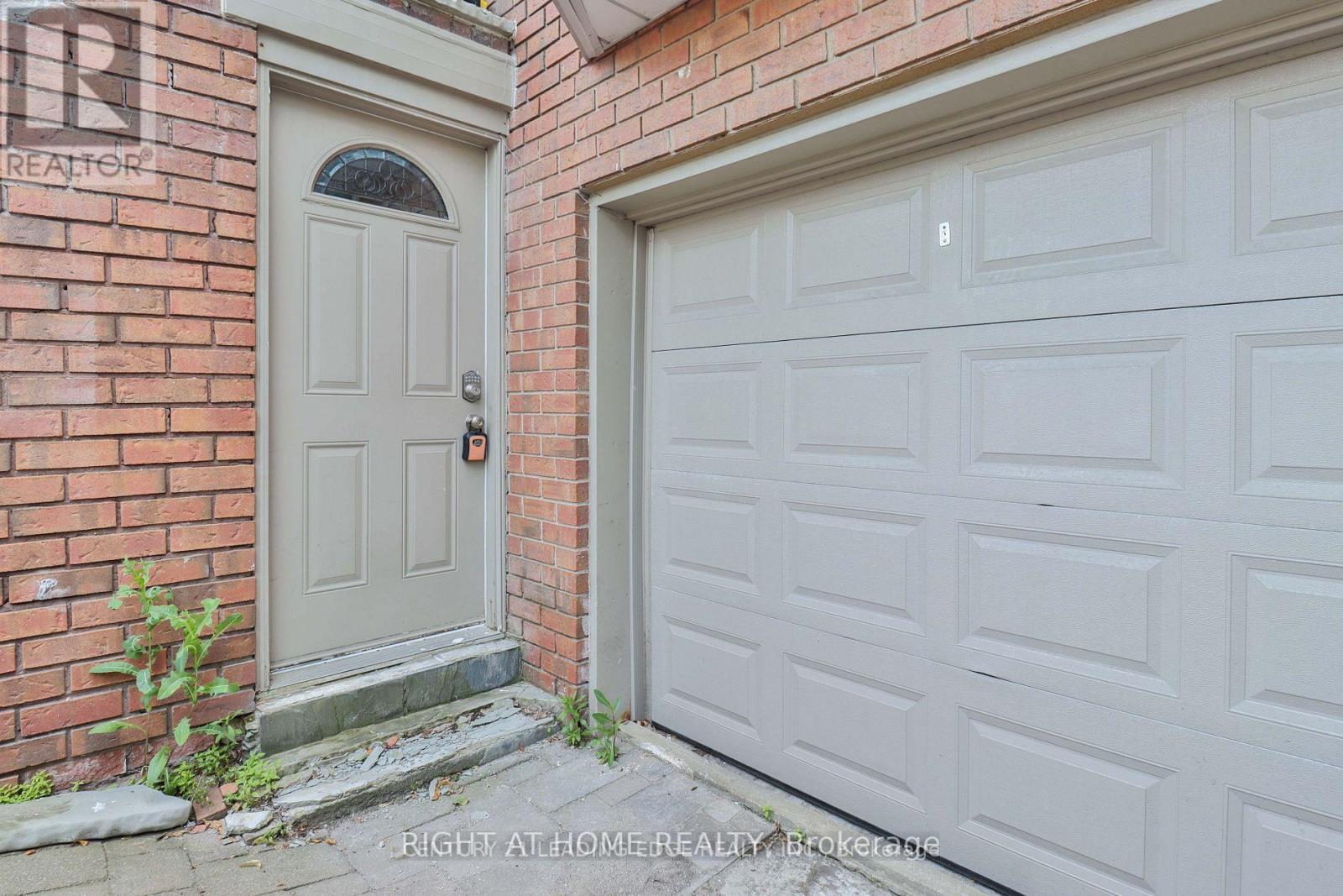 (Bsmt) - 143 Gamble Avenue, Toronto, Ontario M4J 2P2 - Photo 2 - E13679846