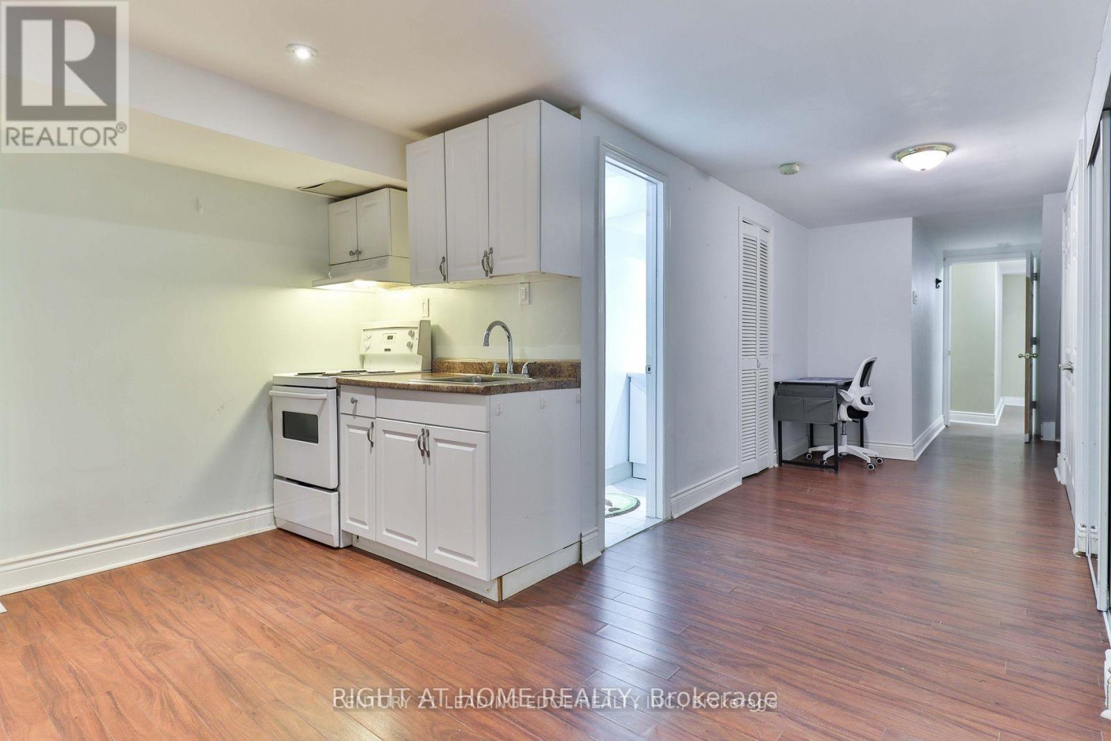 (Bsmt) - 143 Gamble Avenue, Toronto, Ontario M4J 2P2 - Photo 7 - E13679846