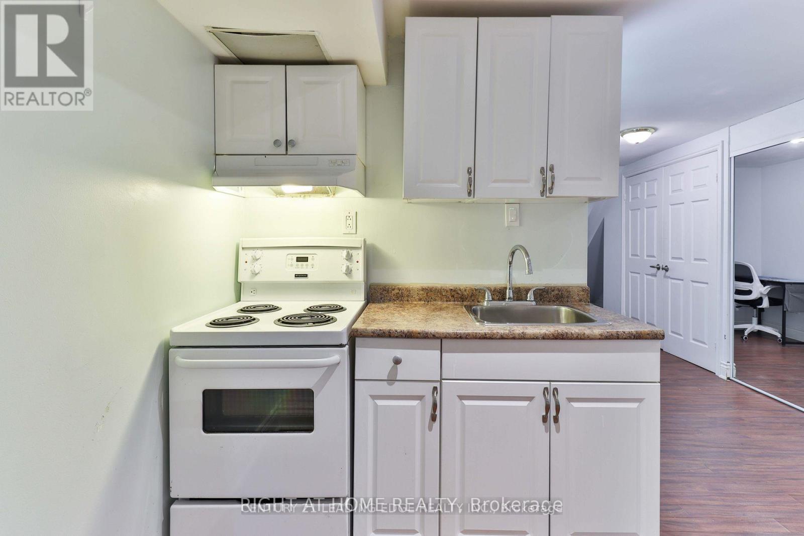 (Bsmt) - 143 Gamble Avenue, Toronto, Ontario M4J 2P2 - Photo 8 - E13679846