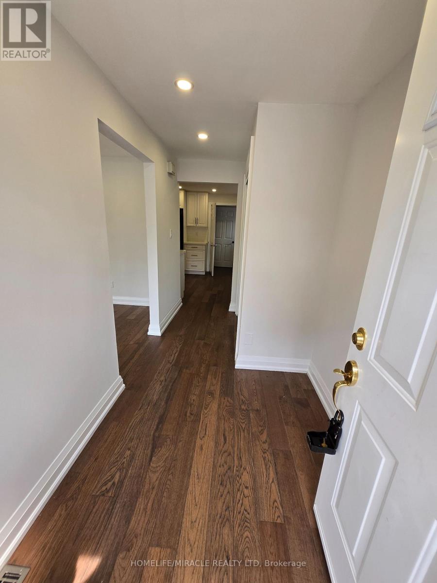 44 Staley Terrace, Toronto, Ontario  M1W 2E7 - Photo 3 - E13679854