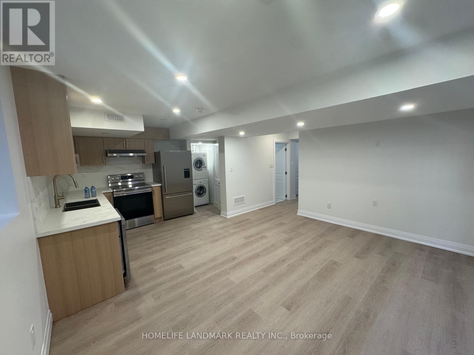 6 Kenneth Ross Bend, East Gwillimbury, Ontario  L9N 0T7 - Photo 4 - N13679830