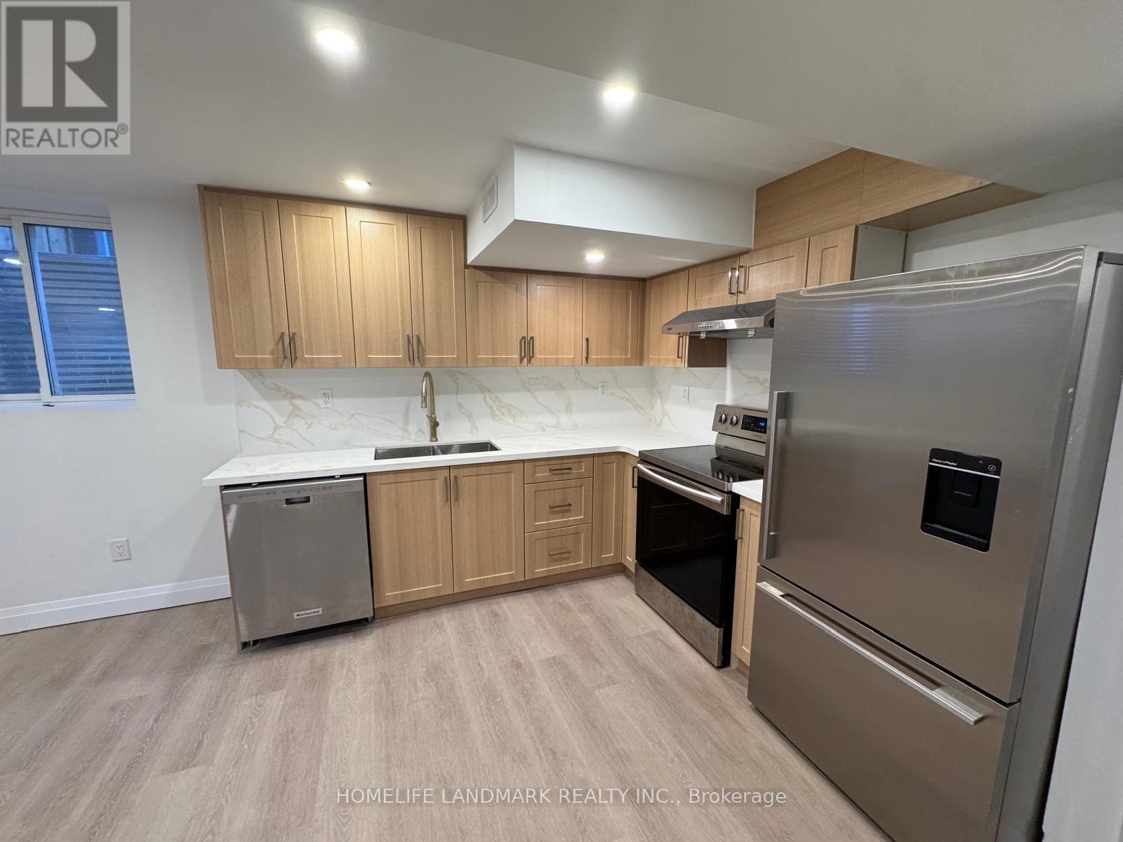 6 Kenneth Ross Bend, East Gwillimbury, Ontario  L9N 0T7 - Photo 5 - N13679830