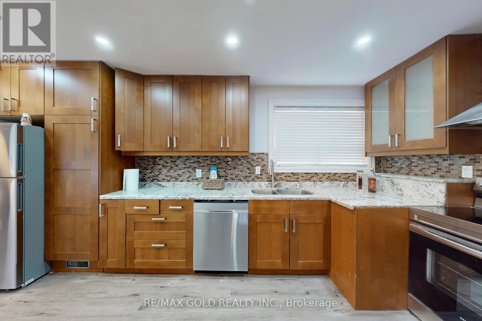 189 Kingsview Boulevard, Toronto, Ontario  M9R 1V7 - Photo 16 - W13679866