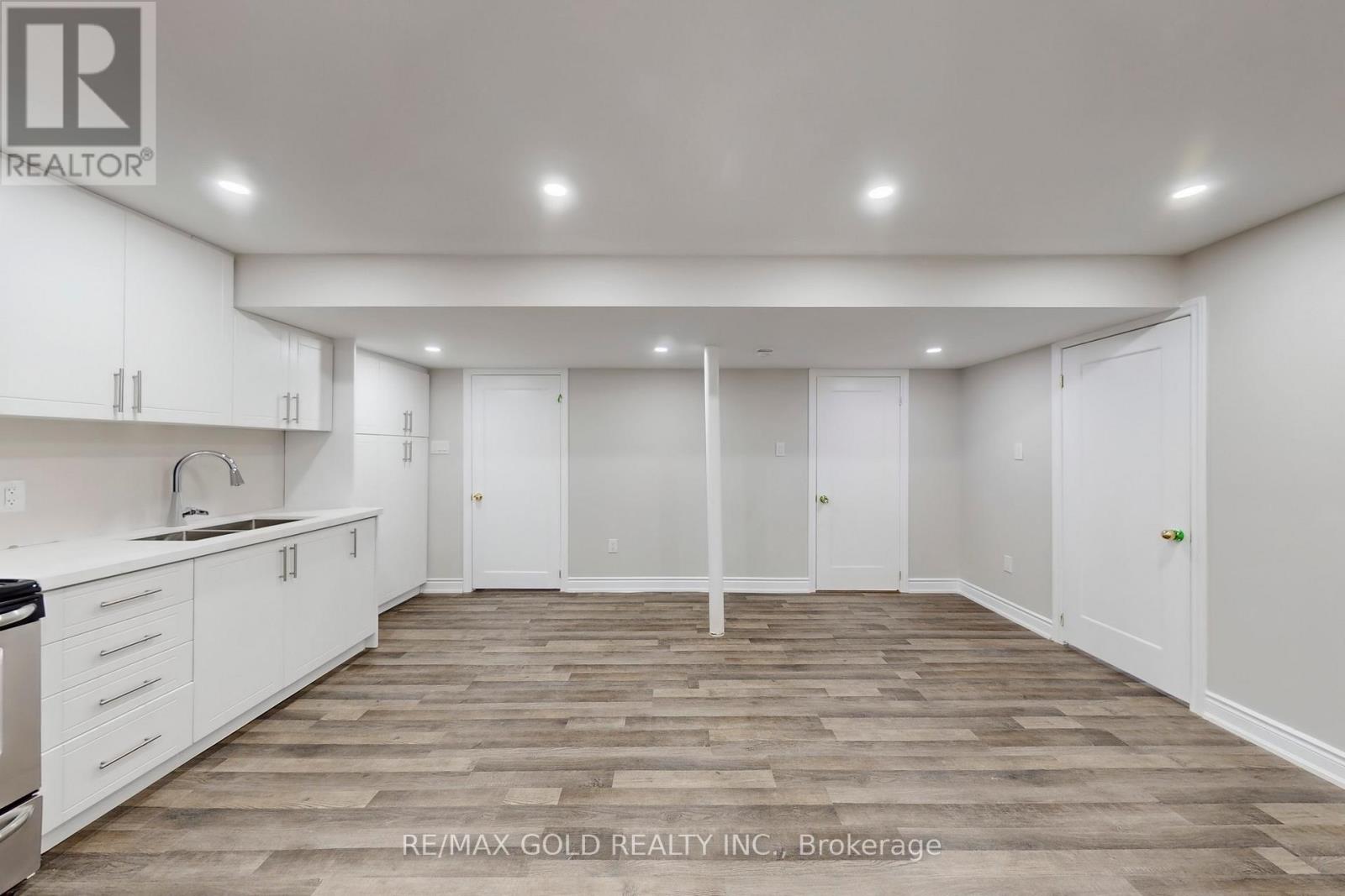 189 Kingsview Boulevard, Toronto, Ontario  M9R 1V7 - Photo 47 - W13679866