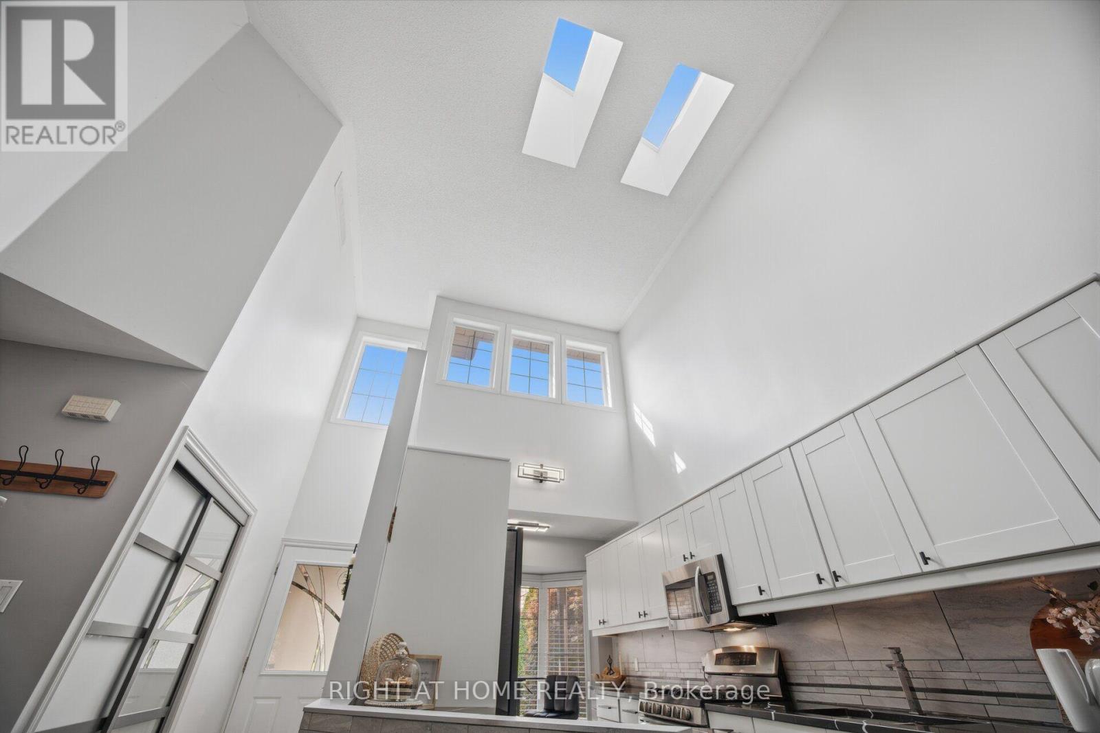 3064 Lakeshore Road W, Oakville, Ontario  L6L 1J2 - Photo 5 - W13679904