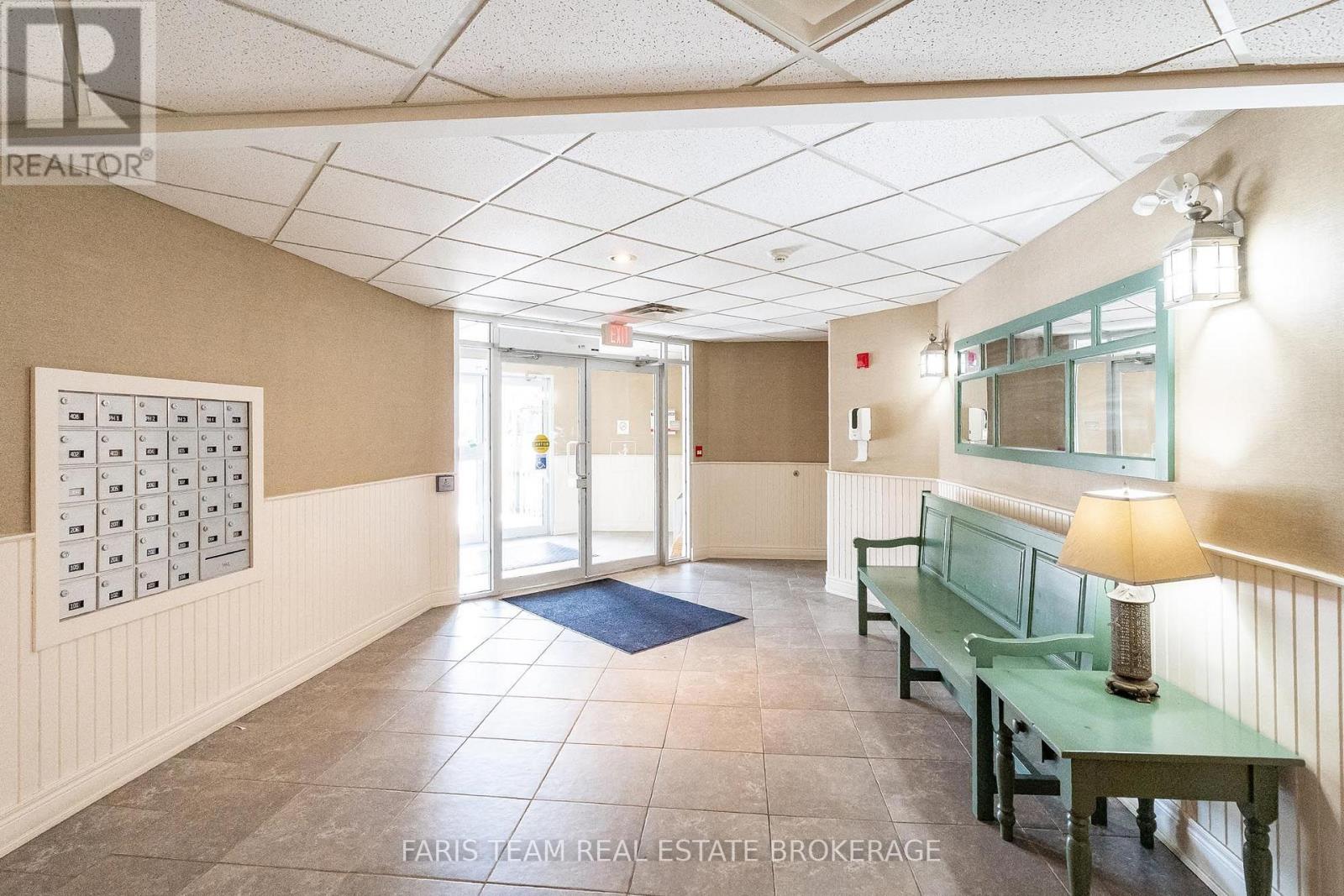 301 - 10 Bay Street E, Blue Mountains, Ontario  N0H 2P0 - Photo 4 - X13679842