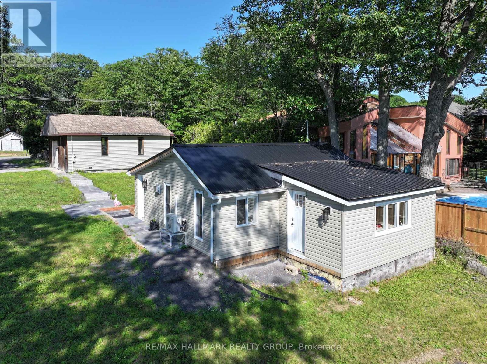1114 BAYVIEW DRIVE, Ottawa, Ontario