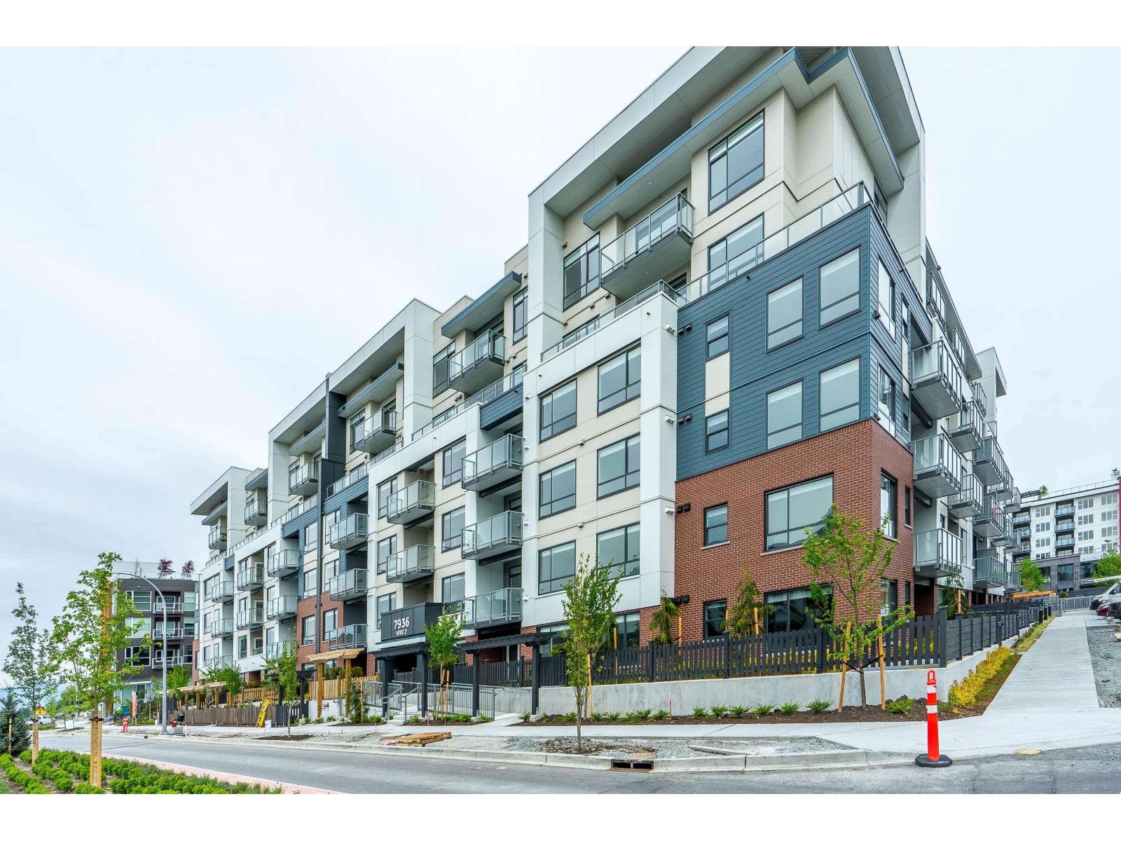 306 7936 206 STREET, Langley, British Columbia