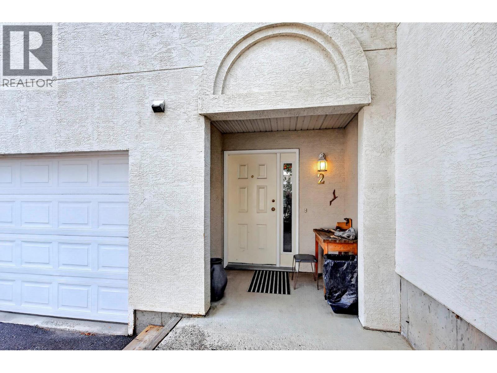 2050 Qu'appelle Boulevard Unit# 2, Kamloops, British Columbia  V2E 2R4 - Photo 3 - 10397882
