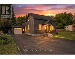 1060 SANDERSON STREET, howick, Ontario