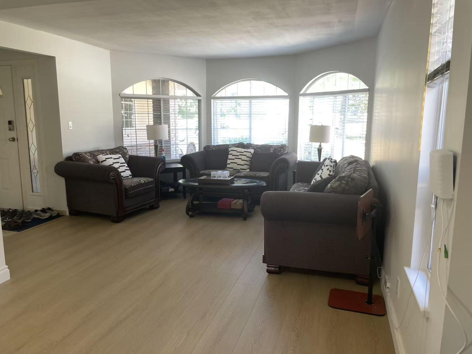 15482 112 Avenue, Surrey, British Columbia  V3R 6H1 - Photo 3 - R3155472