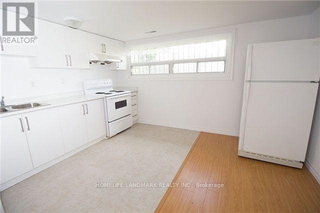 24 Highbrook Drive, Toronto, Ontario  M1P 3L3 - Photo 12 - E13679936