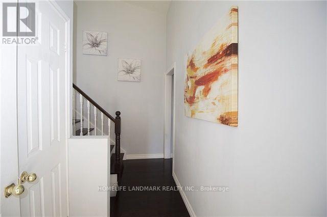 24 Highbrook Drive, Toronto, Ontario  M1P 3L3 - Photo 5 - E13679936