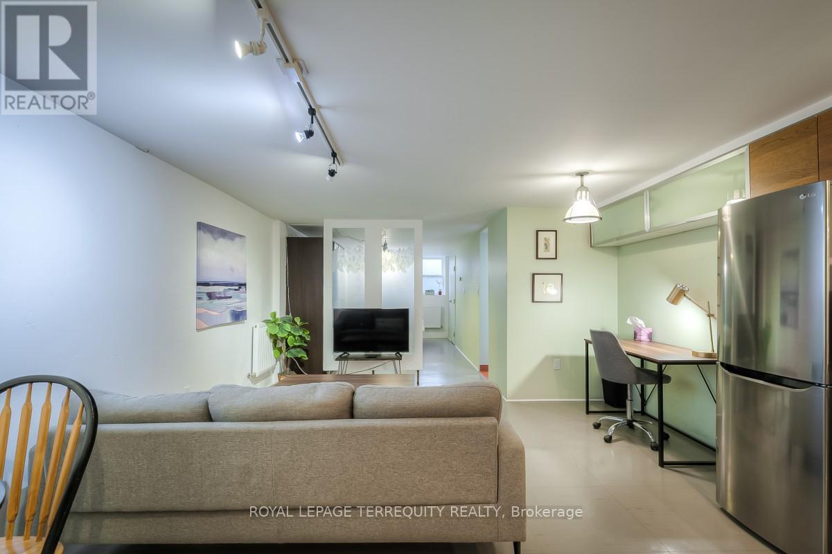 Bsmt - 26a Scarlett Road, Toronto, Ontario M6N 4K1 - Photo 2 - W13679922