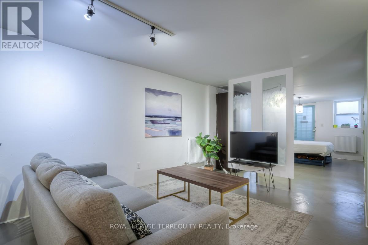 Bsmt - 26a Scarlett Road, Toronto, Ontario M6N 4K1 - Photo 4 - W13679922