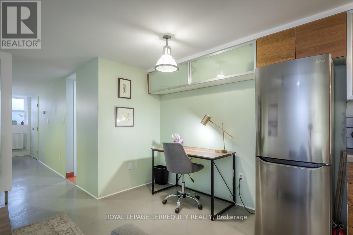 Bsmt - 26a Scarlett Road, Toronto, Ontario M6N 4K1 - Photo 5 - W13679922