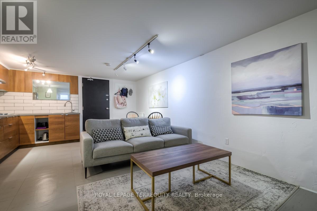 Bsmt - 26a Scarlett Road, Toronto, Ontario M6N 4K1 - Photo 6 - W13679922