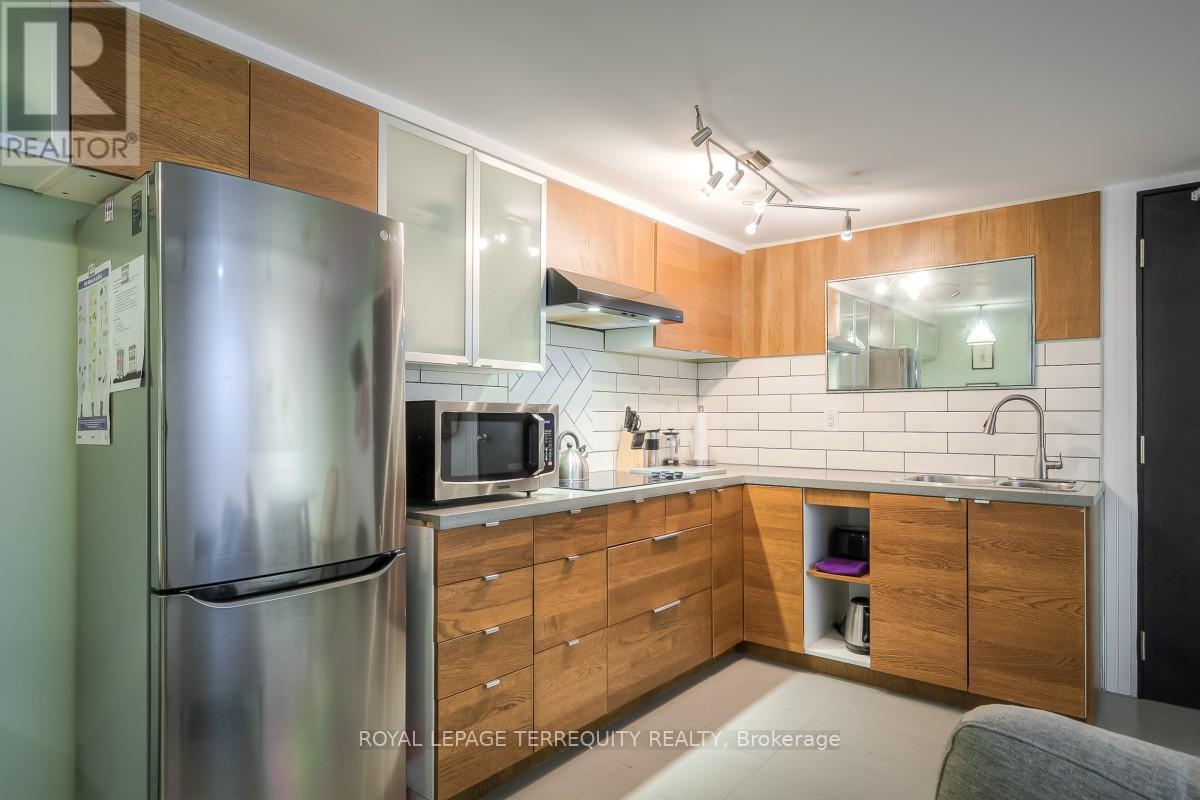 Bsmt - 26a Scarlett Road, Toronto, Ontario M6N 4K1 - Photo 8 - W13679922