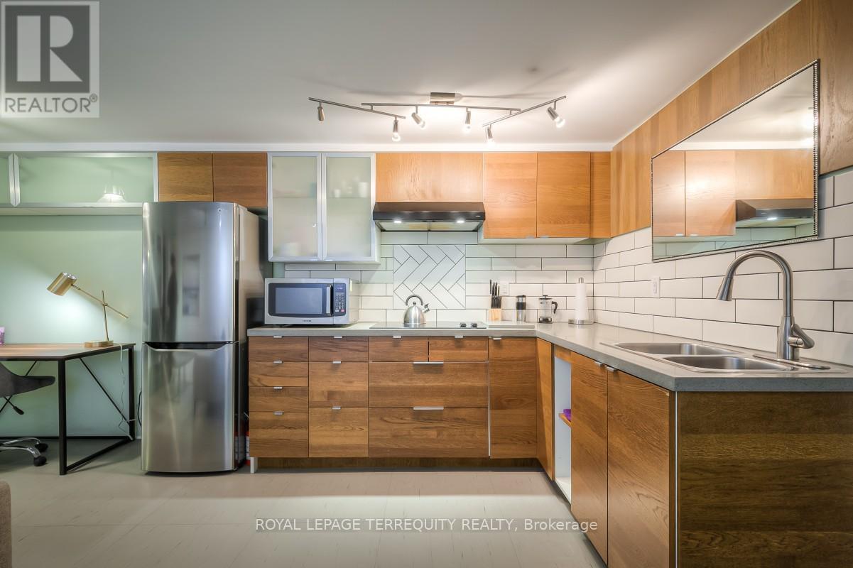 Bsmt - 26a Scarlett Road, Toronto, Ontario M6N 4K1 - Photo 9 - W13679922