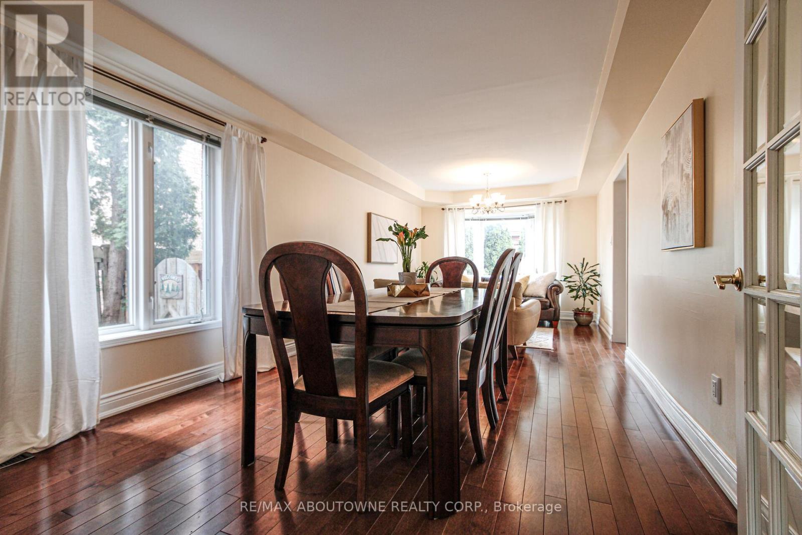 2216 Norfolk Drive, Oakville, Ontario  L6H 6H4 - Photo 10 - W13674714