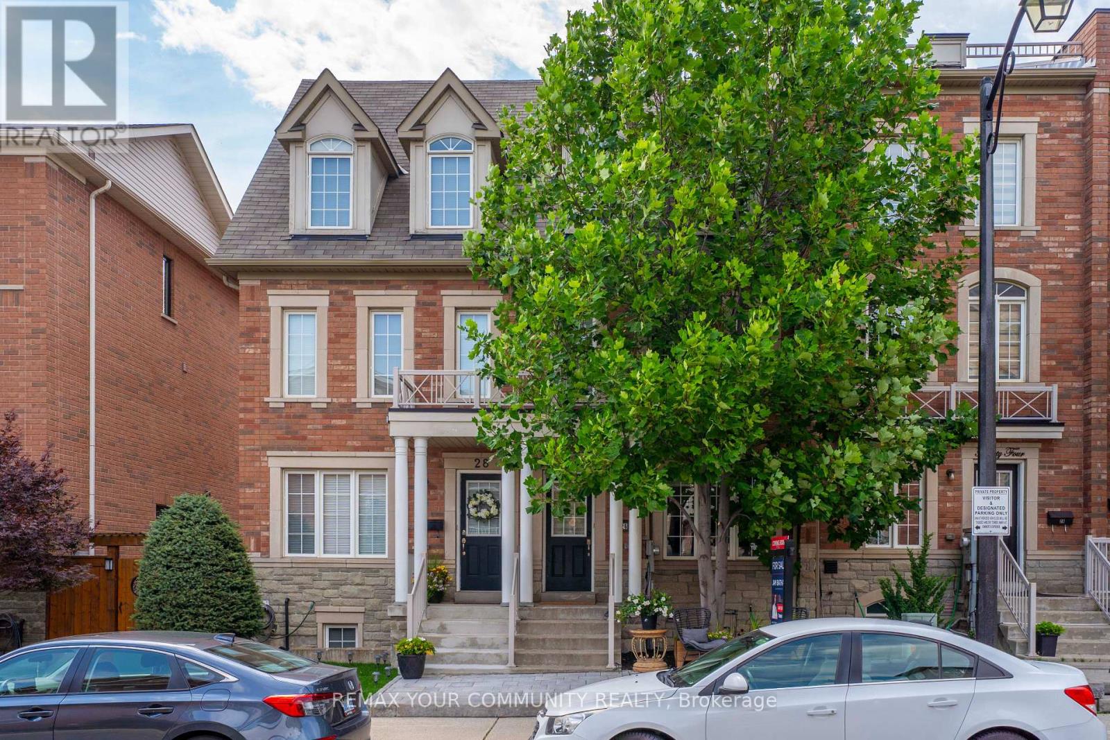 26 Ted Wray Circle, Toronto, Ontario  M3L 0G5 - Photo 4 - W13658110