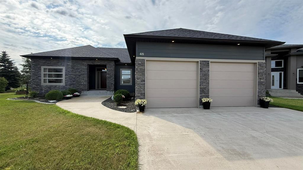 48 Brentwood Drive, Steinbach, Manitoba  R5G 0Y4 - Photo 0 - 202619880