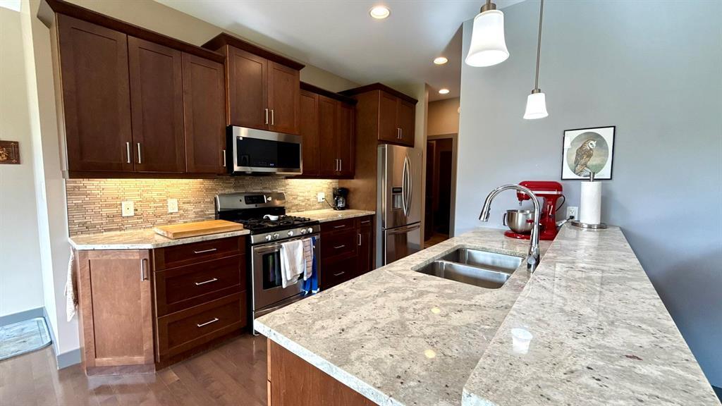 48 Brentwood Drive, Steinbach, Manitoba  R5G 0Y4 - Photo 3 - 202619880
