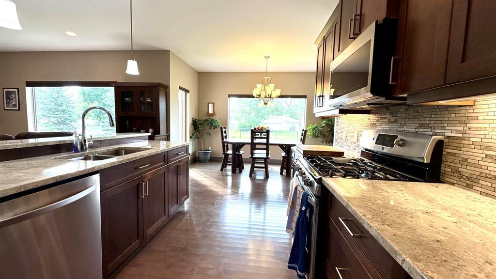 48 Brentwood Drive, Steinbach, Manitoba  R5G 0Y4 - Photo 6 - 202619880