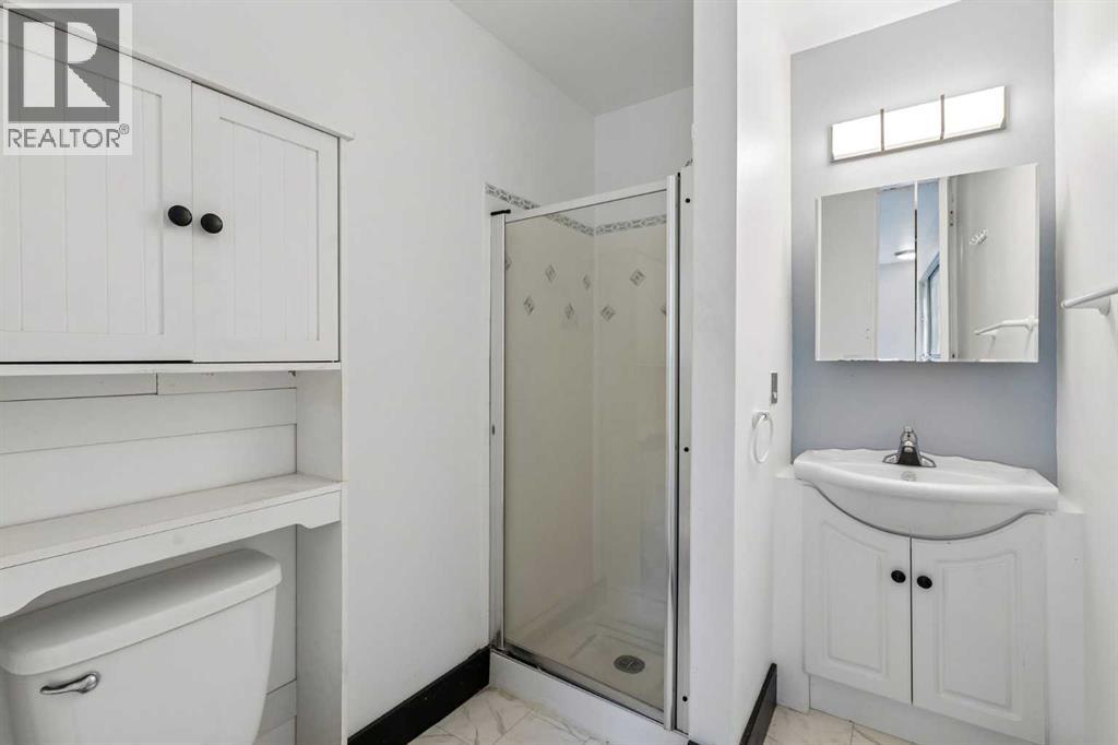 2524 106 Avenue SW, Calgary, Alberta  T2W 2H9 - Photo 10 - A2335293