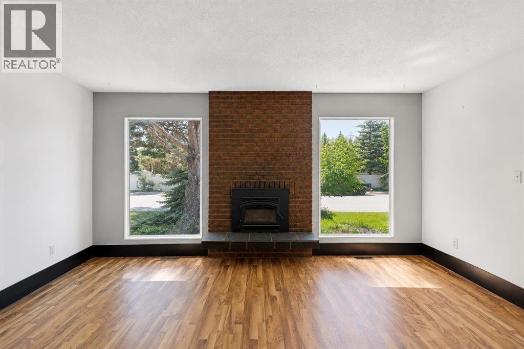 2524 106 Avenue SW, Calgary, Alberta  T2W 2H9 - Photo 4 - A2335293