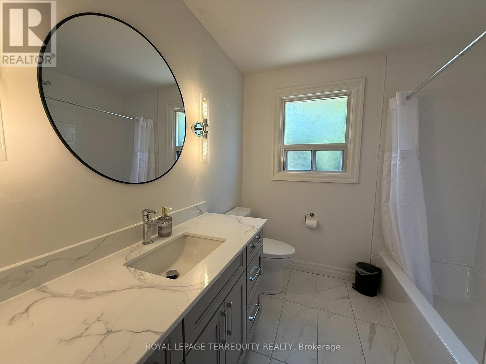 1213 Shamir Crescent, Mississauga, Ontario  L5C 1L2 - Photo 11 - W13677066