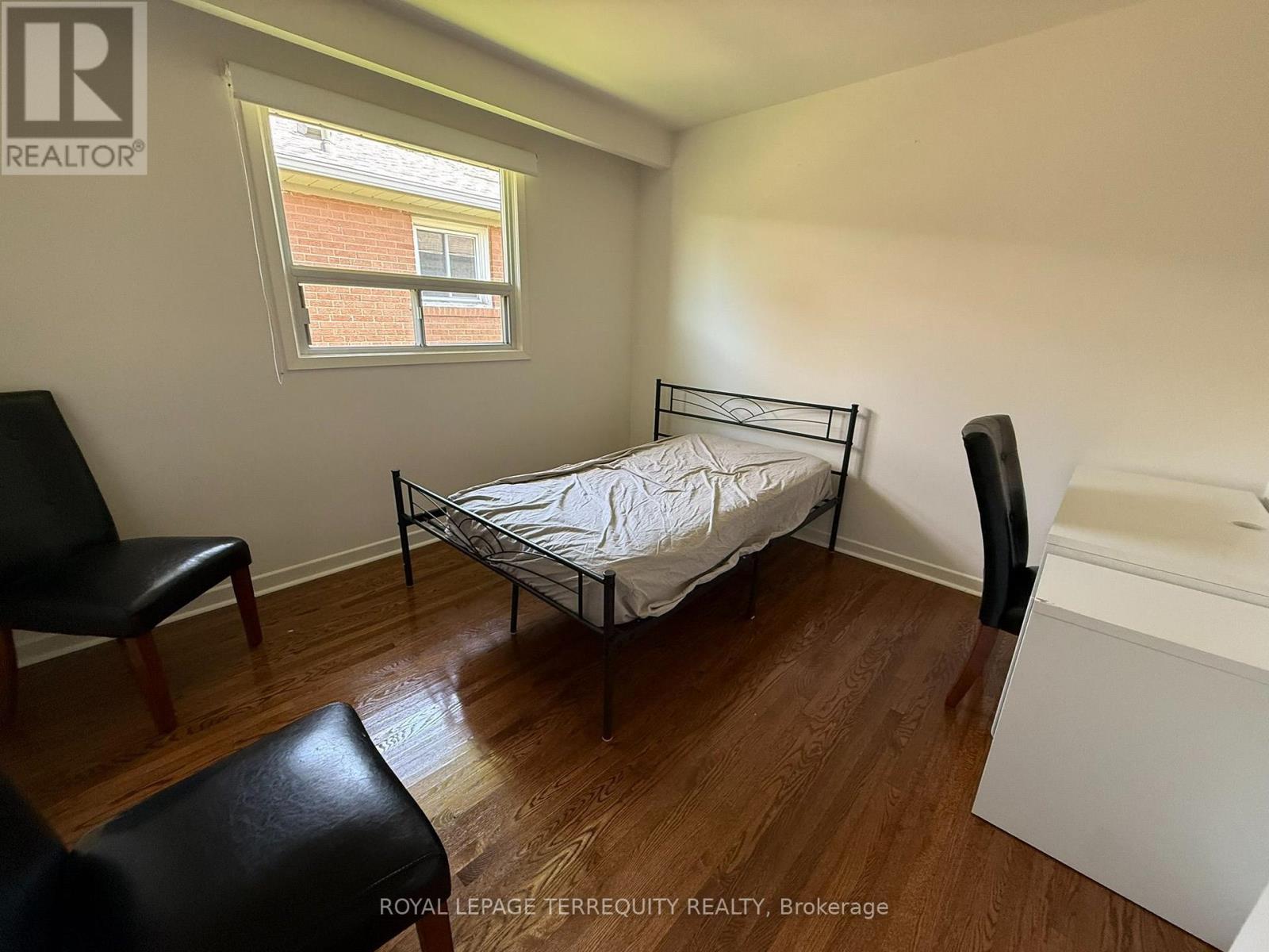 1213 Shamir Crescent, Mississauga, Ontario  L5C 1L2 - Photo 10 - W13677066