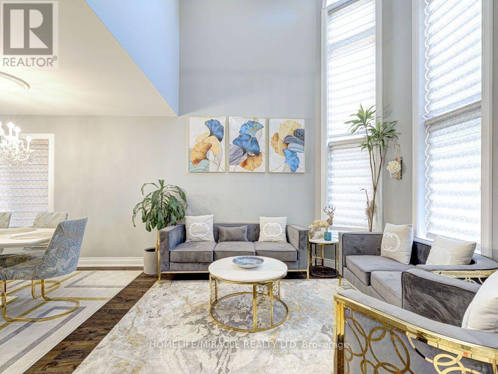 5437 Royal Aberdeen Drive, Mississauga, Ontario L4Z 3W2 - Photo 3 - W13678480