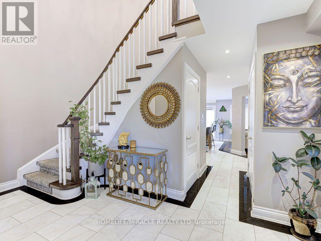 5437 Royal Aberdeen Drive, Mississauga, Ontario L4Z 3W2 - Photo 2 - W13678480