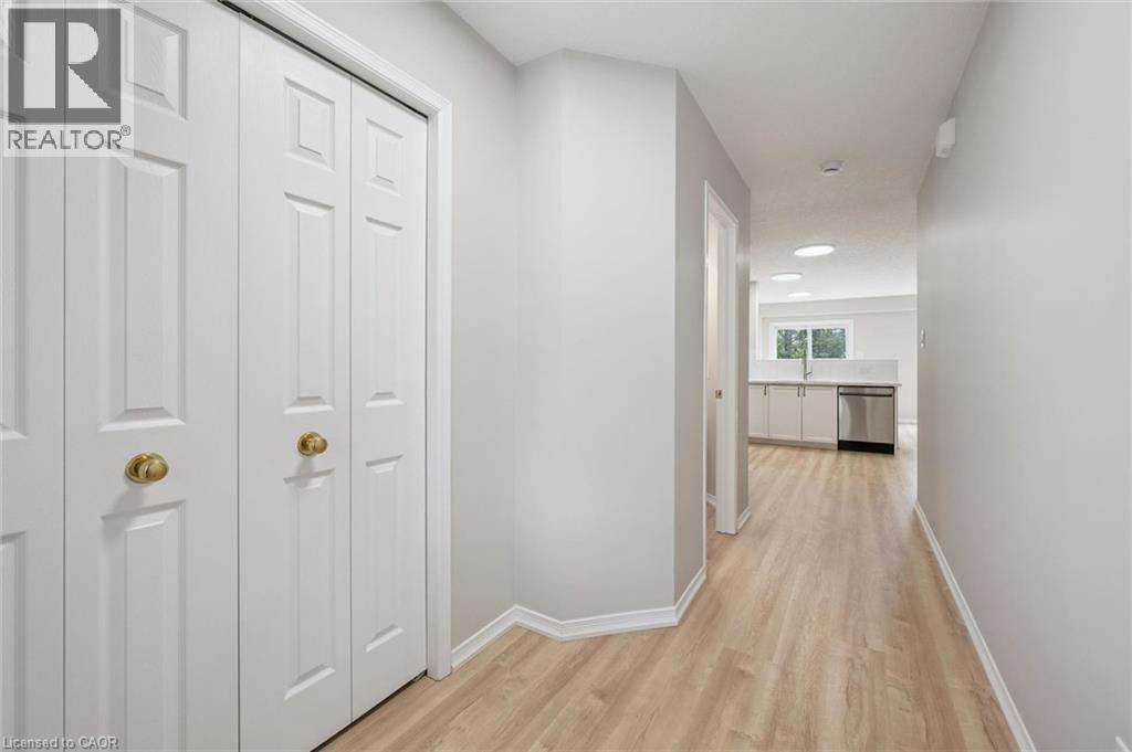 751 Laurelwood Drive, Waterloo, Ontario  N2V 2W2 - Photo 5 - 40848824