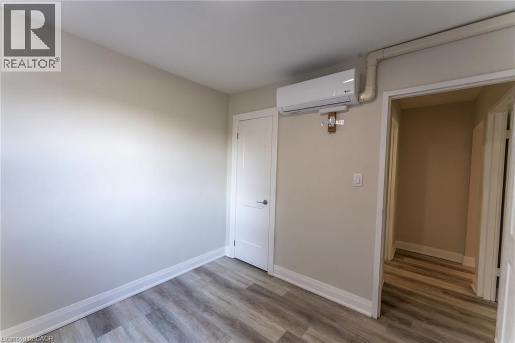 700 Lawrence Road Unit# 103, Hamilton, Ontario  L8K 1Z5 - Photo 8 - 40852090