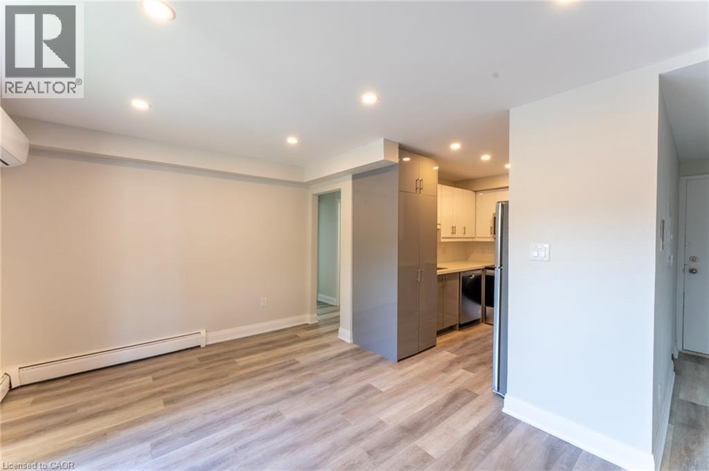 700 Lawrence Road Unit# 103, Hamilton, Ontario  L8K 1Z5 - Photo 3 - 40852090