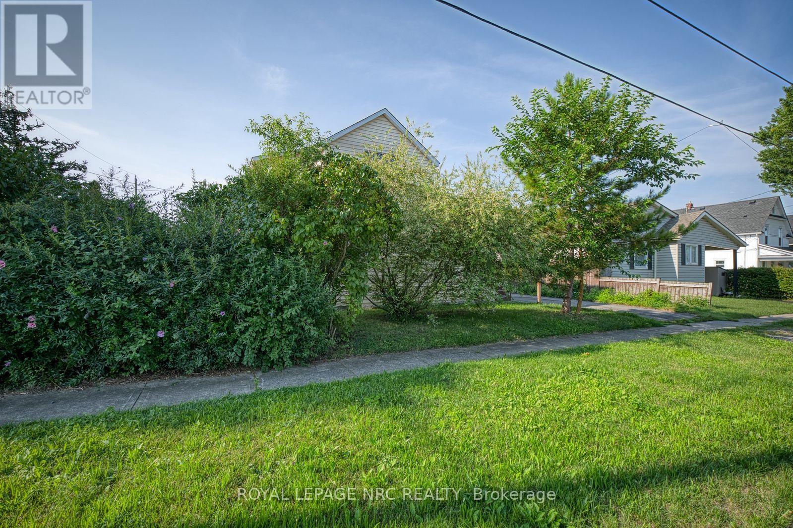 242 Henrietta Street, Fort Erie, Ontario  L2A 2K7 - Photo 2 - X13679970