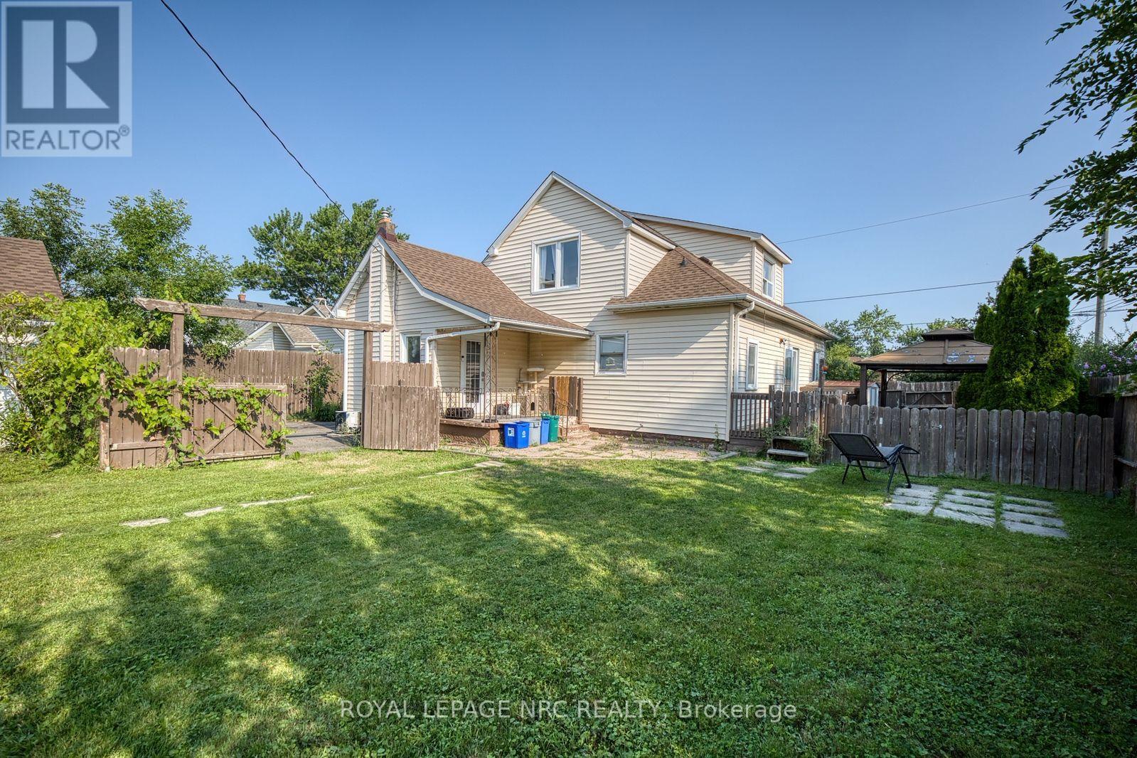242 Henrietta Street, Fort Erie, Ontario  L2A 2K7 - Photo 5 - X13679970