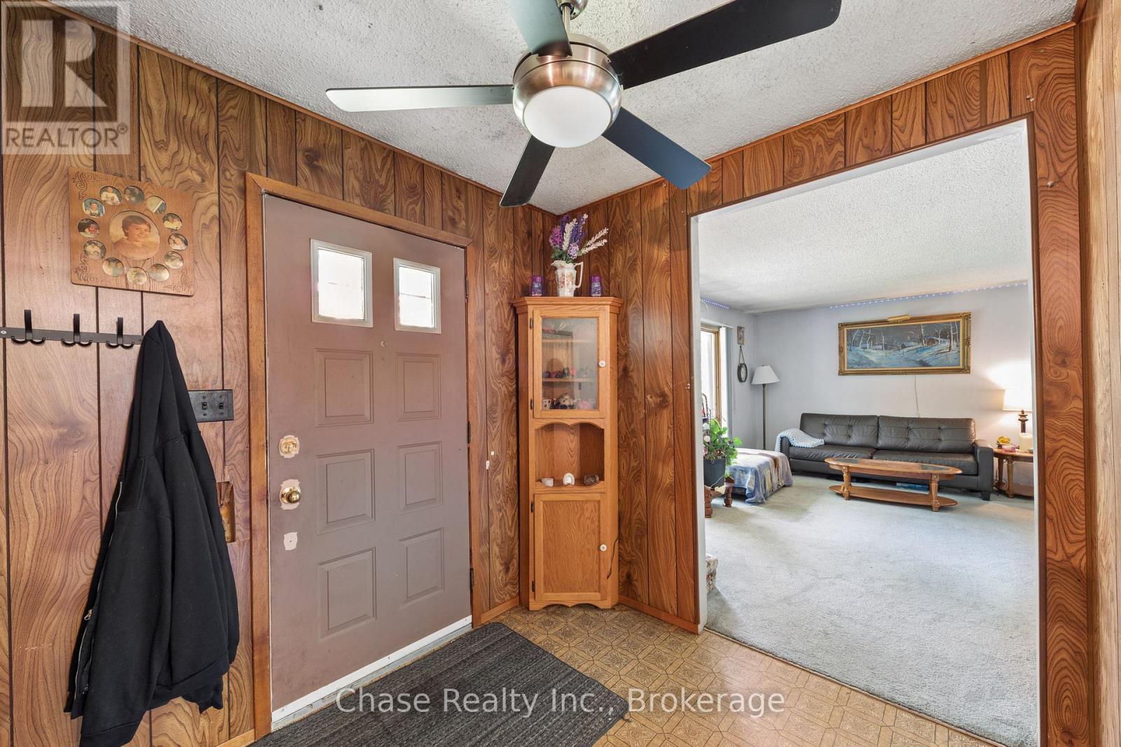 655 Tiny Beaches Road N, Tiny, Ontario  L0L 2J0 - Photo 9 - S13679946