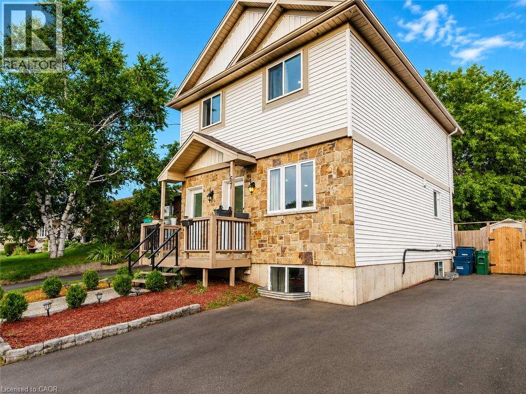 67 Kinzie Avenue, Kitchener, Ontario  N2A 2J6 - Photo 4 - 40856091