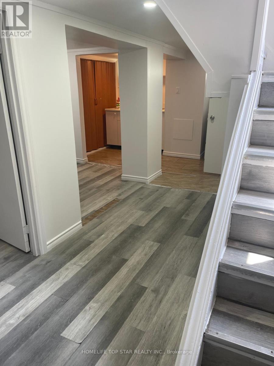 50 Chestnut Crescent, Toronto, Ontario  M1L 1Y5 - Photo 2 - E13679976